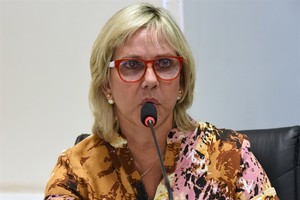 Município não tem mais verba para saúde, diz Márcia Pacheco