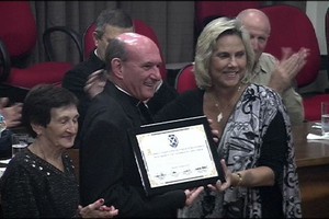 Padre Renato Luís Andreatto recebe o título de Cidadão Piracicabano.