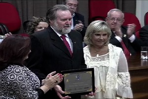 Delegado seccional recebe título de cidadão piracicabano.