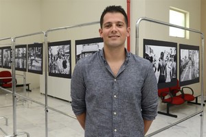 Exposição reúne registros do cotidiano americano com olhar musical