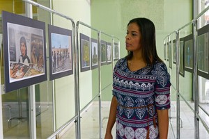 Por meio de fotografias, artista retrata a importância da fé