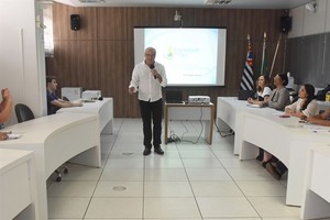 Primeira aula de curso aborda liderança e trabalho em equipe