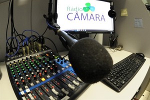 Rádio Câmara Web transmite programação sobre 30 anos da Constituição