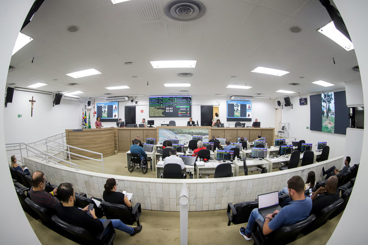 Câmara aprova audiência pública sobre funcionamento do laboratório municipal