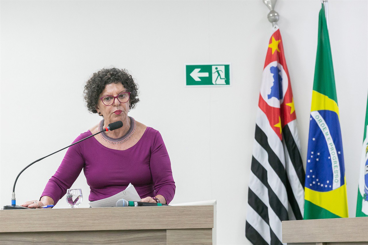 Rai de Almeida na tribuna da 25ª Reunião Ordinária ao justificar seu voto favorável a requerimentos aprovados na Casa