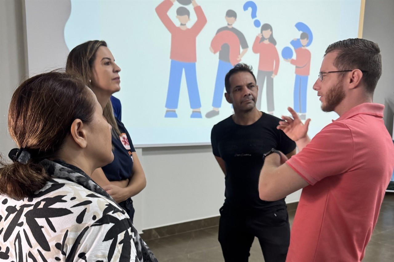 A ação educativa foi promovida pelo Cerest (Centro de Referência em Saúde do Trabalhador) em parceria com o Fórum Permanente de Educação no Trânsito e o Comitê de Trauma