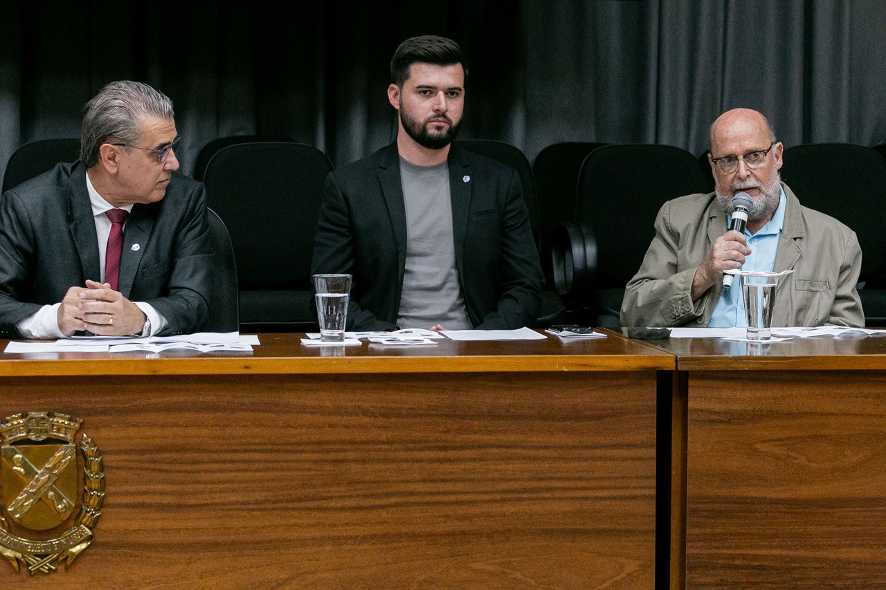 Dedicação dos profissionais da enfermagem foi lembrada durante a solenidade