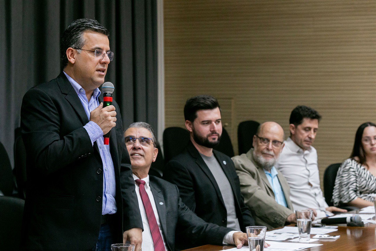Dedicação dos profissionais da enfermagem foi lembrada durante a solenidade