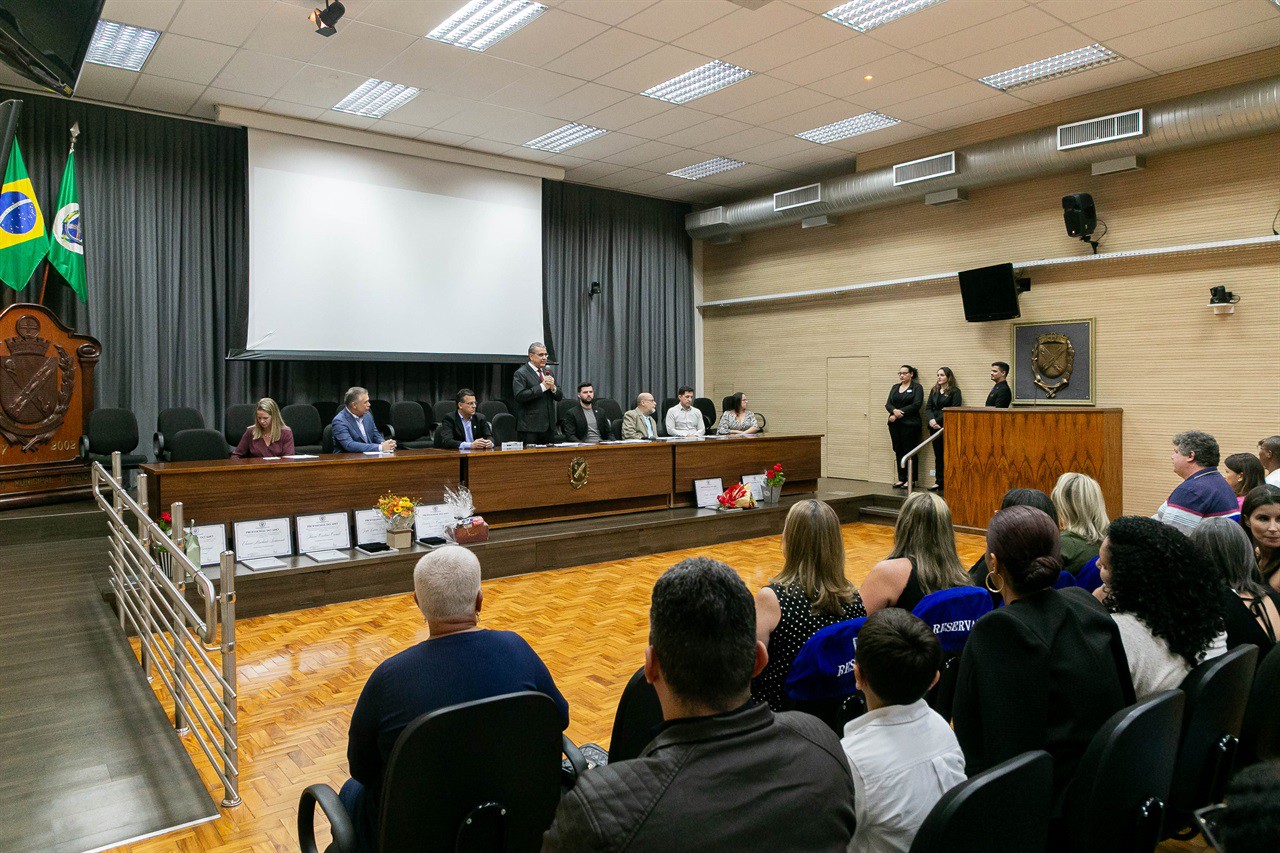 Dedicação dos profissionais da enfermagem foi lembrada durante a solenidade