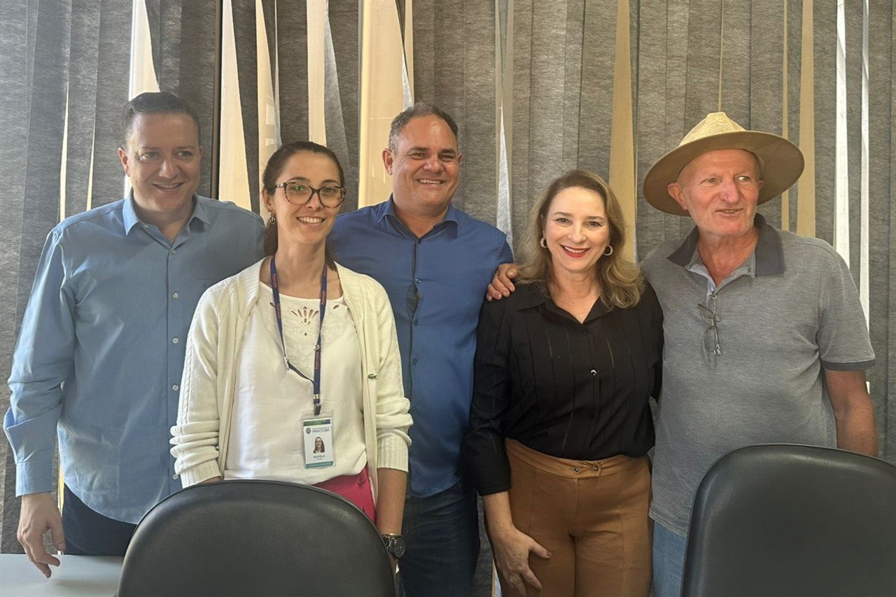 Reunião aconteceu na secretaria municipal de Saúde, na manhã desta terça-feira (20)