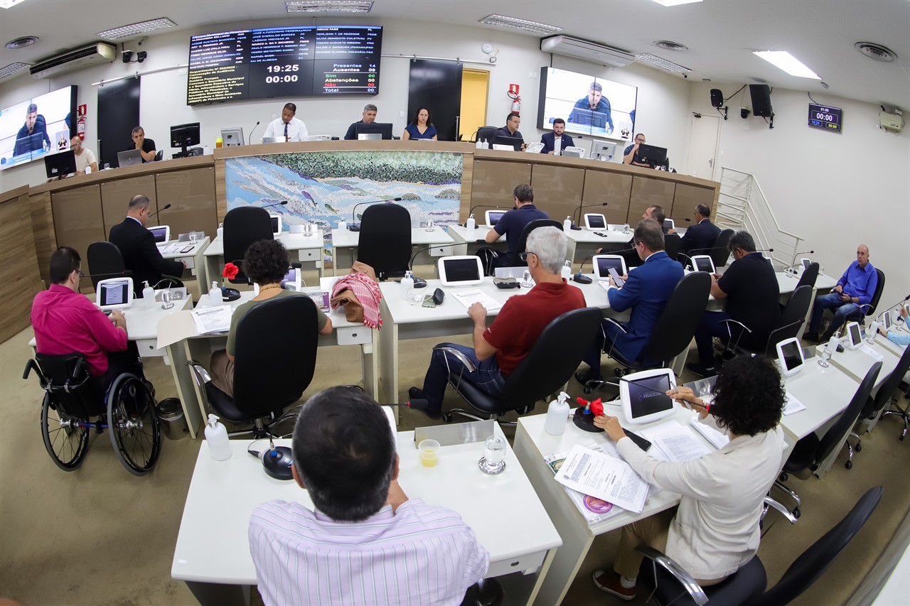 Requerimento da CLJR que solicita a realização de audiência pública para discutir a Lei de Diretrizes Orçamentárias de 2026 foi aprovado na 28ª Reunião Ordinária, na noite desta quinta-feira (22)