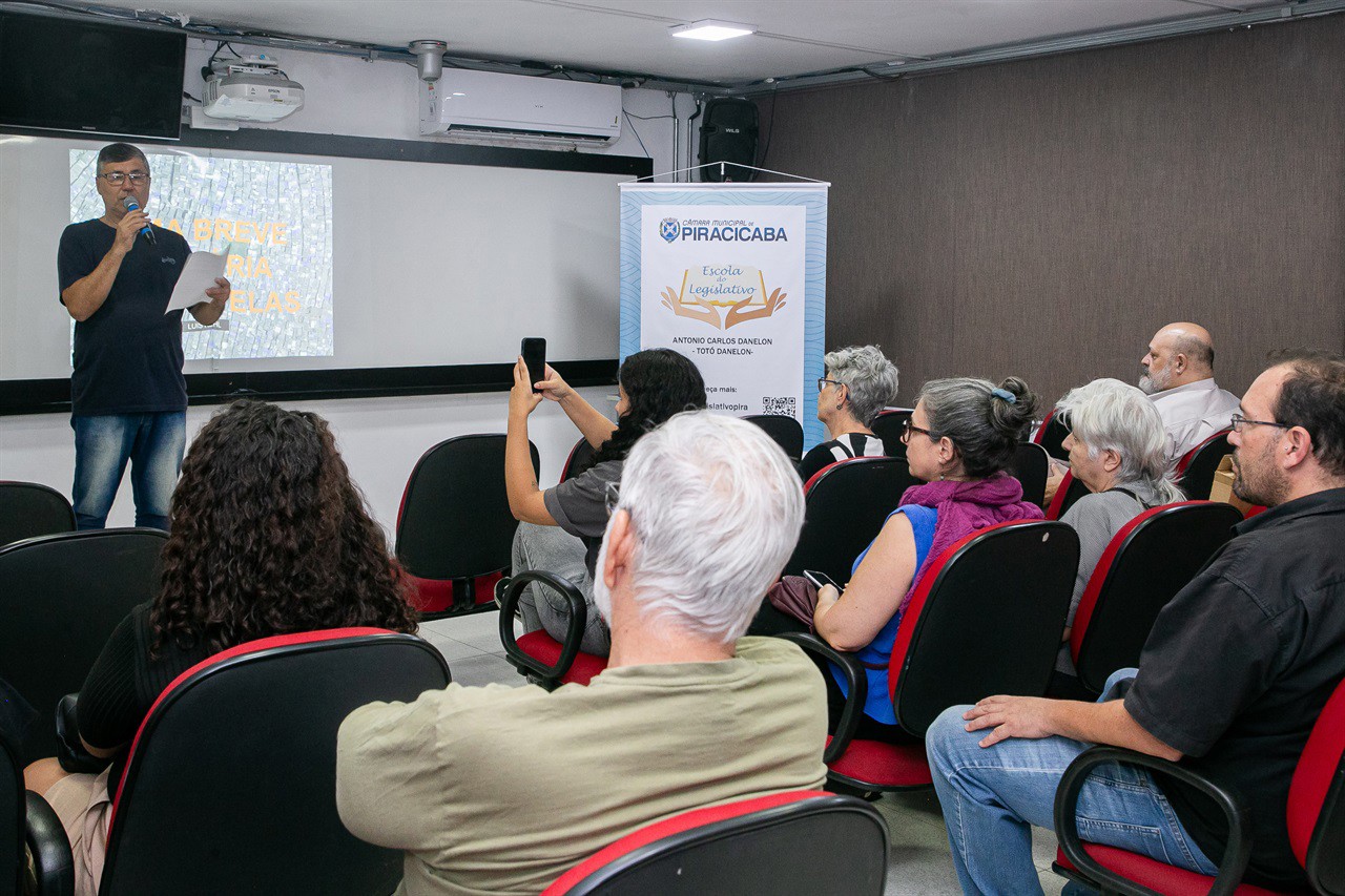 O diretor da Escola do Legislativo, vereador Pedro Kawai (PSDB), fez a abertura da atividade