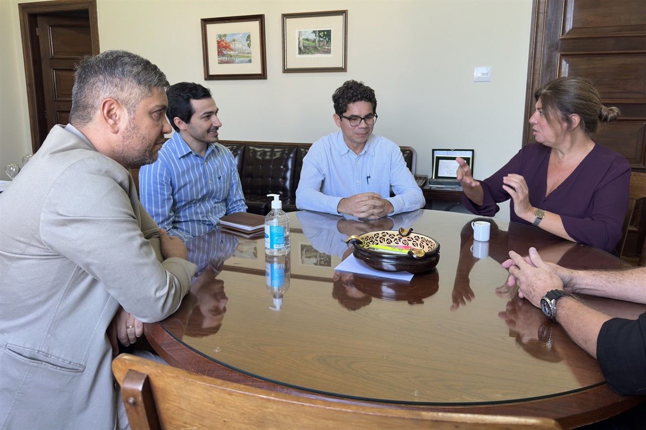 Câmara aprovou moção de apelo por continuidade do serviço