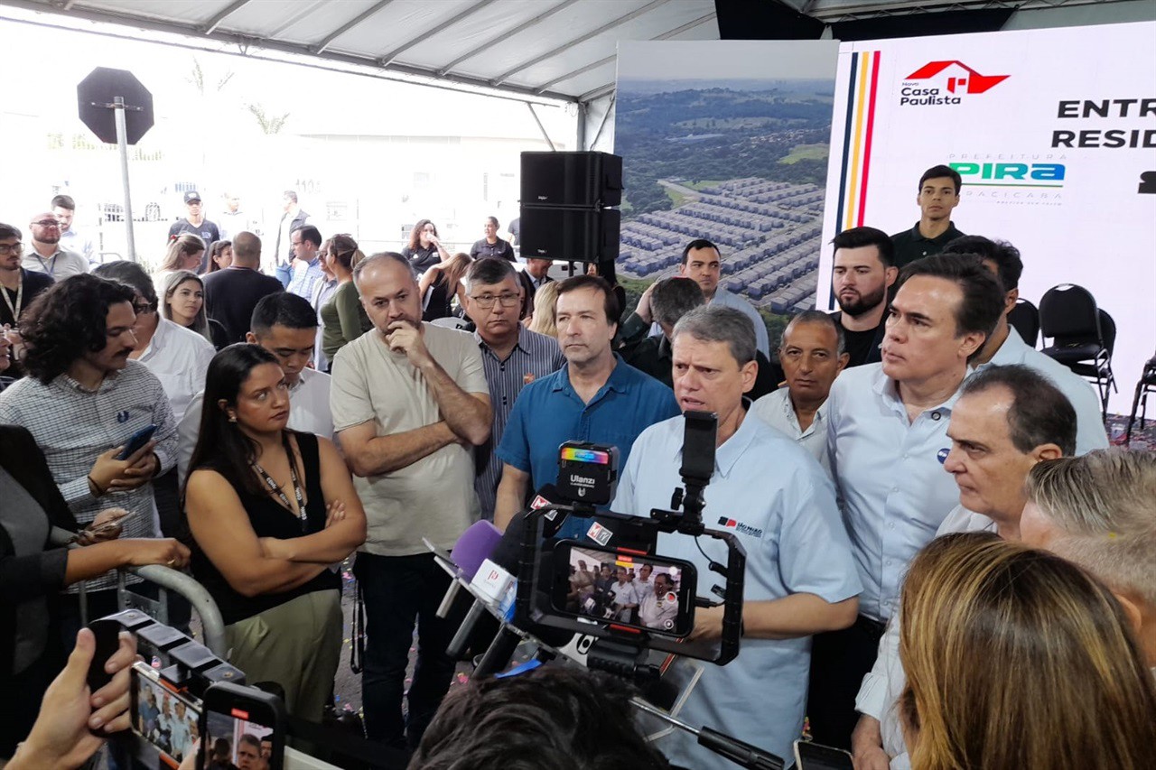 Vida Nova Suíça: vereador confere satisfação de moradores pela casa própria