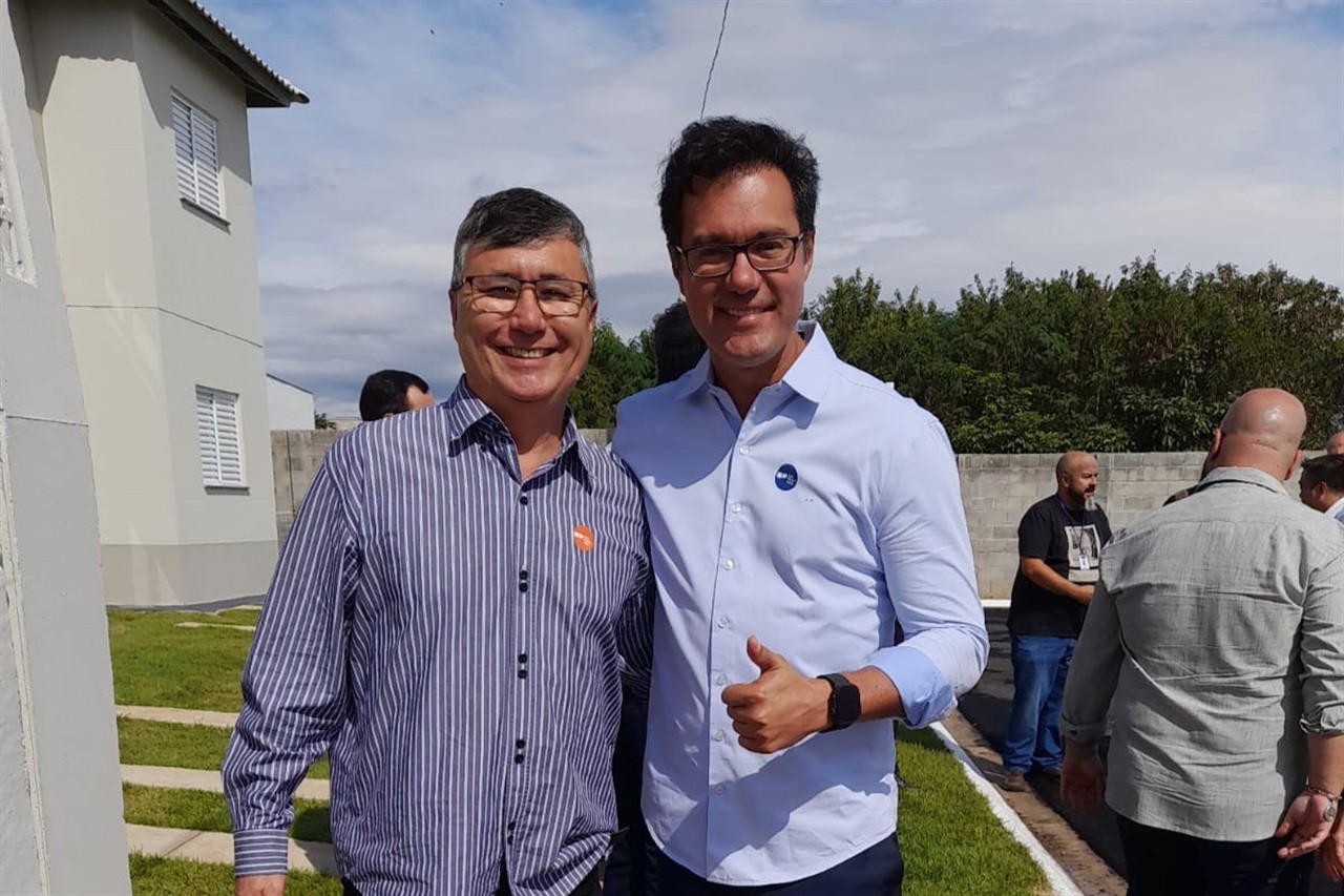 Vida Nova Suíça: vereador confere satisfação de moradores pela casa própria