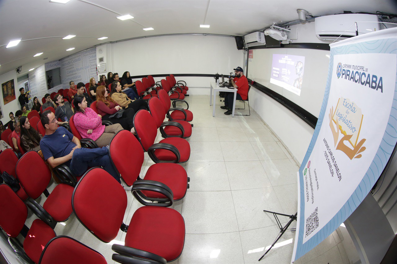 Palestra aconteceu na tarde desta quarta-feira (4), na Escola do Legislativo "Antonio Carlos Danelon - Totó Danelon"