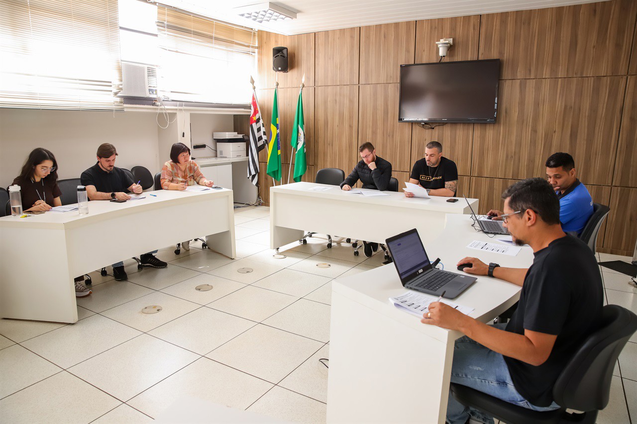 CLJR promoveu reunião nesta quinta-feira para análise de projetos e emissão de pareceres