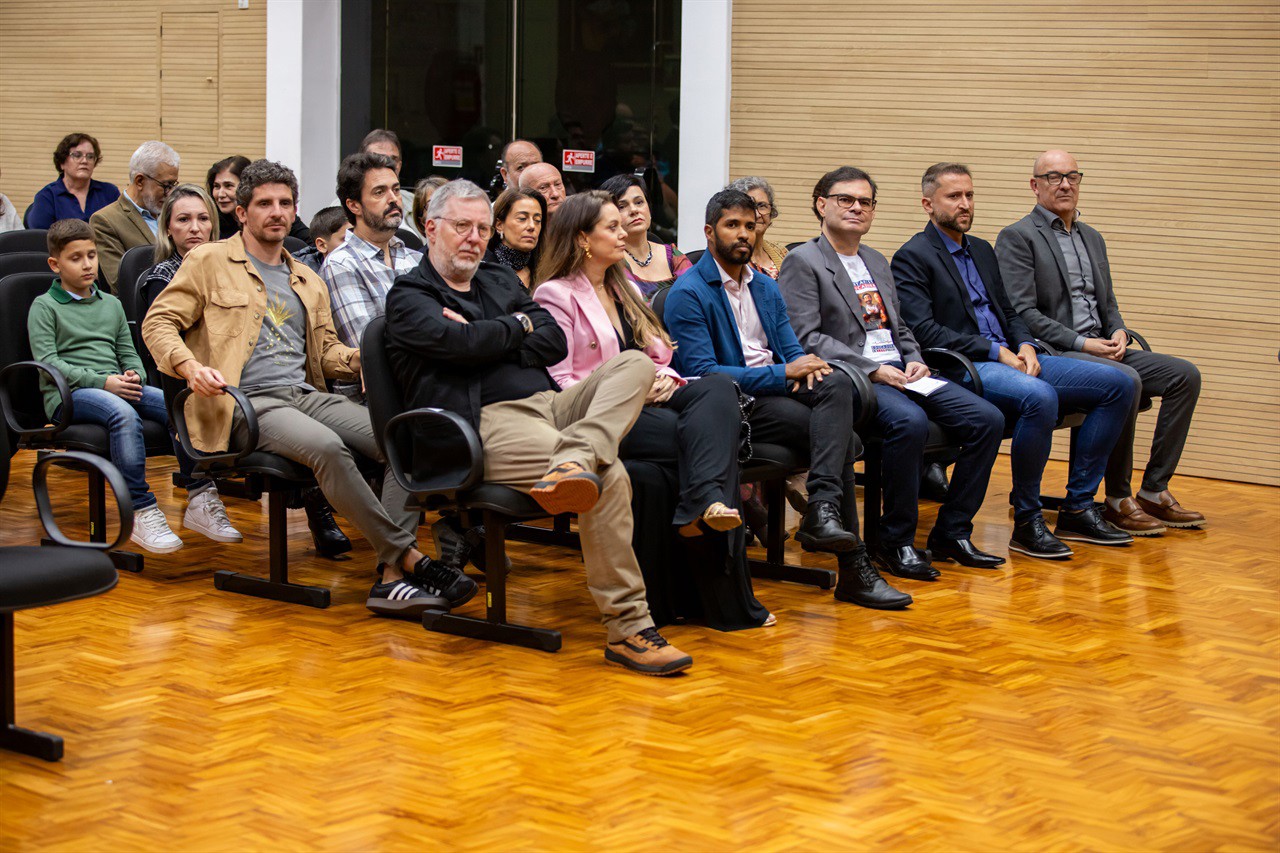 Solene em homenagem aos profissionais da Comunicação e para entrega de Medalha de Mérito Legislativo ao radialista e ex-deputado, Roberto Morais