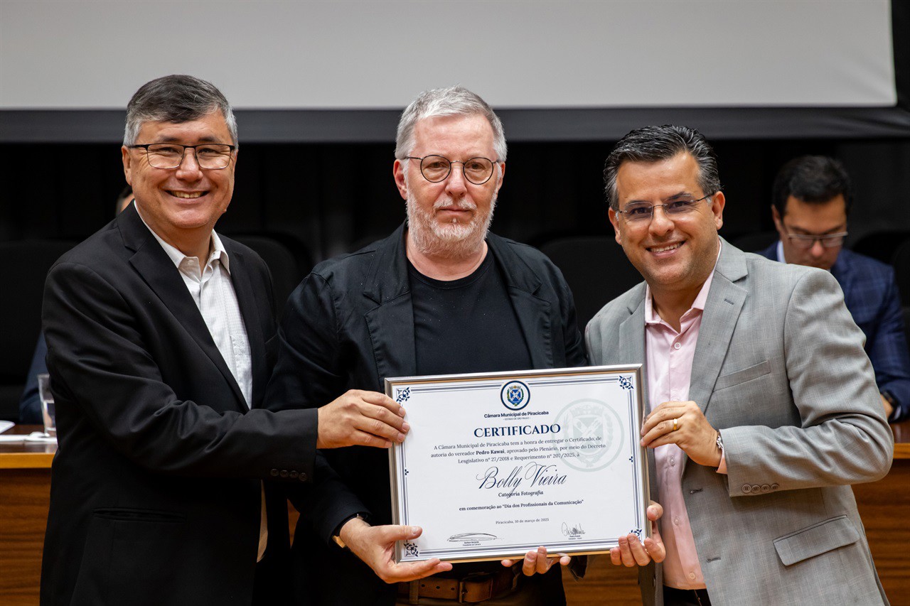 Solene em homenagem aos profissionais da Comunicação e para entrega de Medalha de Mérito Legislativo ao radialista e ex-deputado, Roberto Morais