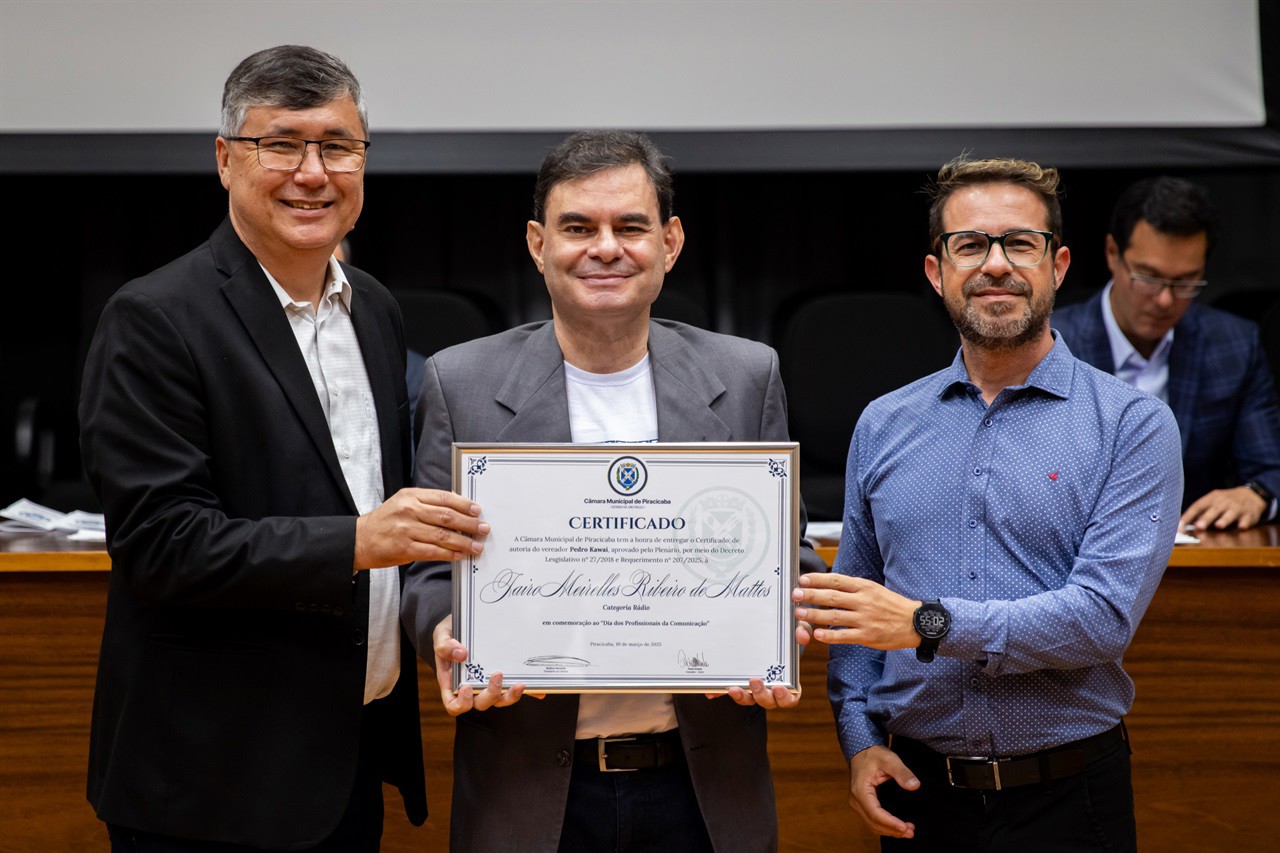 Solene em homenagem aos profissionais da Comunicação e para entrega de Medalha de Mérito Legislativo ao radialista e ex-deputado, Roberto Morais