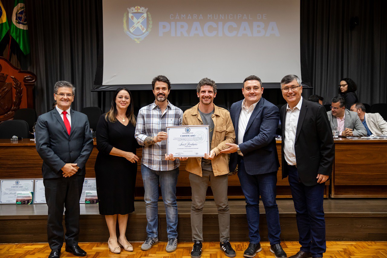 Solene em homenagem aos profissionais da Comunicação e para entrega de Medalha de Mérito Legislativo ao radialista e ex-deputado, Roberto Morais