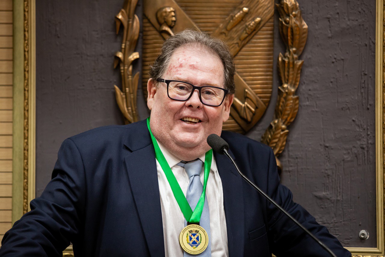 Solene em homenagem aos profissionais da Comunicação e para entrega de Medalha de Mérito Legislativo ao radialista e ex-deputado, Roberto Morais