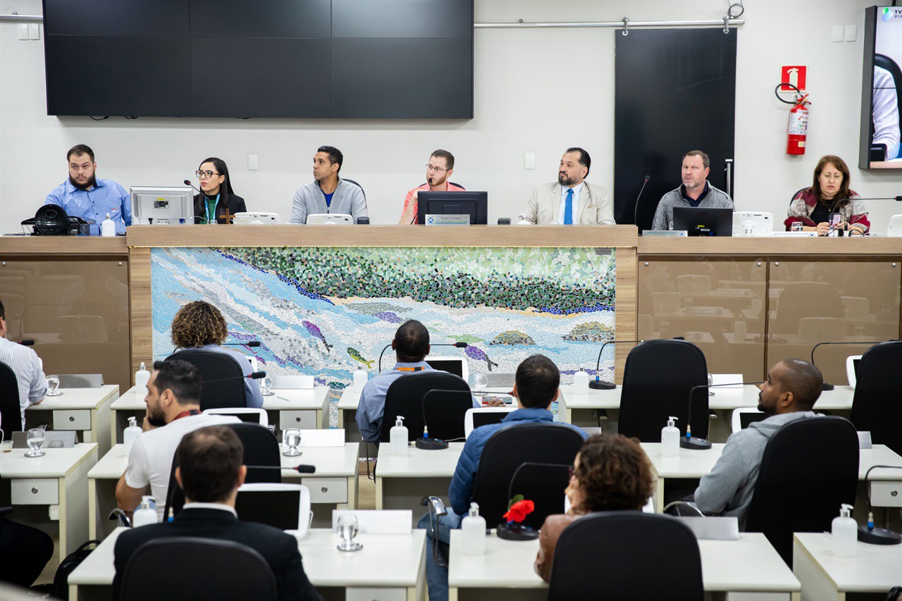 Audiência pública realizada na tarde desta terça (10), no Plenário "Francisco Antonio Coelho", foi solicitada e presidida pelo vereador Gustavo Pompeo
