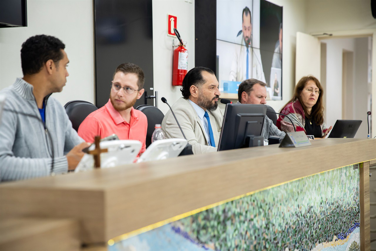 Audiência pública realizada na tarde desta terça (10), no Plenário "Francisco Antonio Coelho", foi solicitada e presidida pelo vereador Gustavo Pompeo