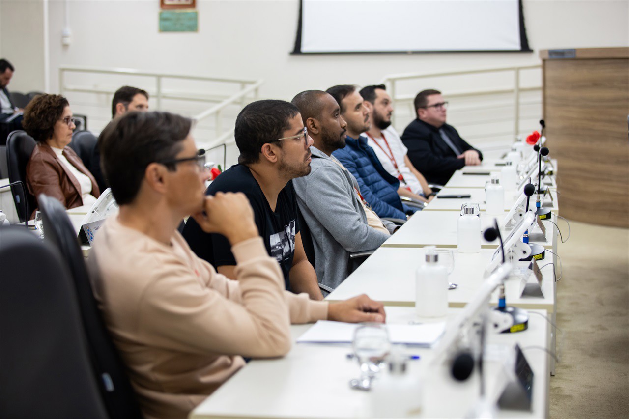 Audiência pública realizada na tarde desta terça (10), no Plenário "Francisco Antonio Coelho", foi solicitada e presidida pelo vereador Gustavo Pompeo