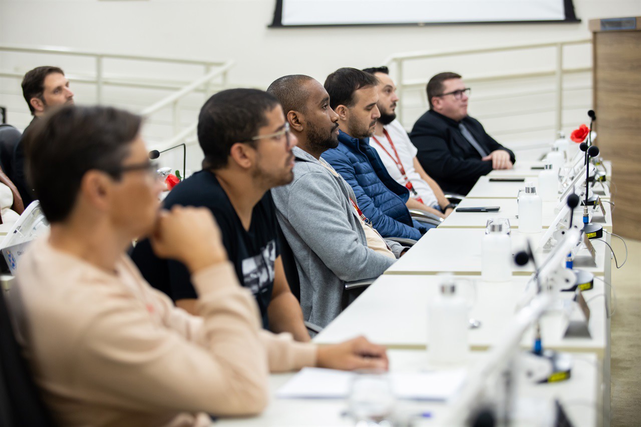 Audiência pública realizada na tarde desta terça (10), no Plenário "Francisco Antonio Coelho", foi solicitada e presidida pelo vereador Gustavo Pompeo