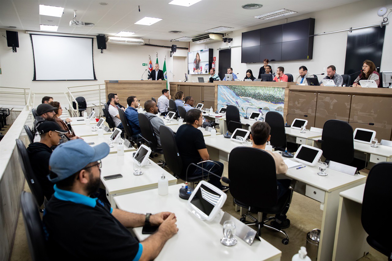 Audiência pública realizada na tarde desta terça (10), no Plenário "Francisco Antonio Coelho", foi solicitada e presidida pelo vereador Gustavo Pompeo