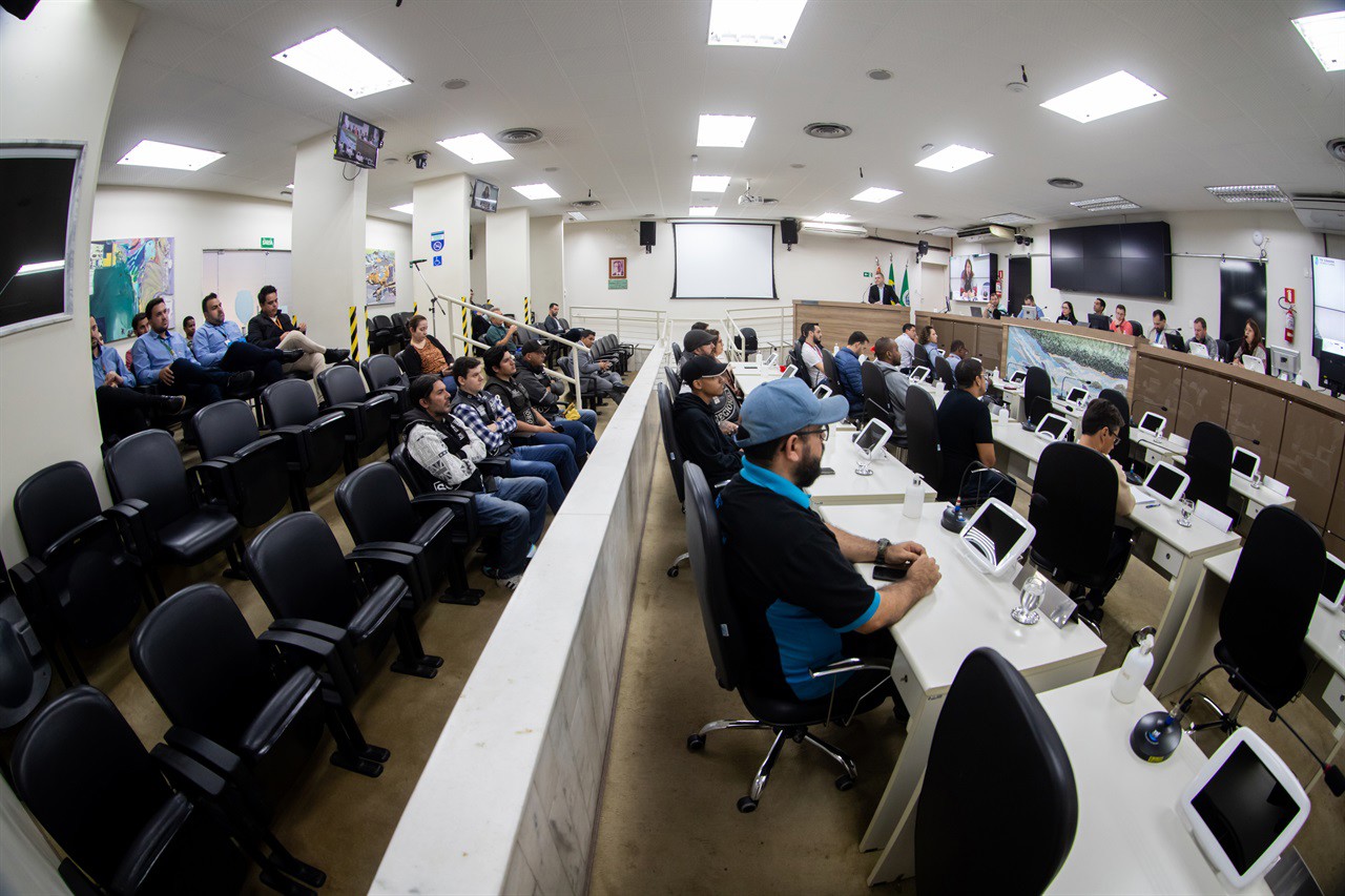 Audiência pública realizada na tarde desta terça (10), no Plenário "Francisco Antonio Coelho", foi solicitada e presidida pelo vereador Gustavo Pompeo