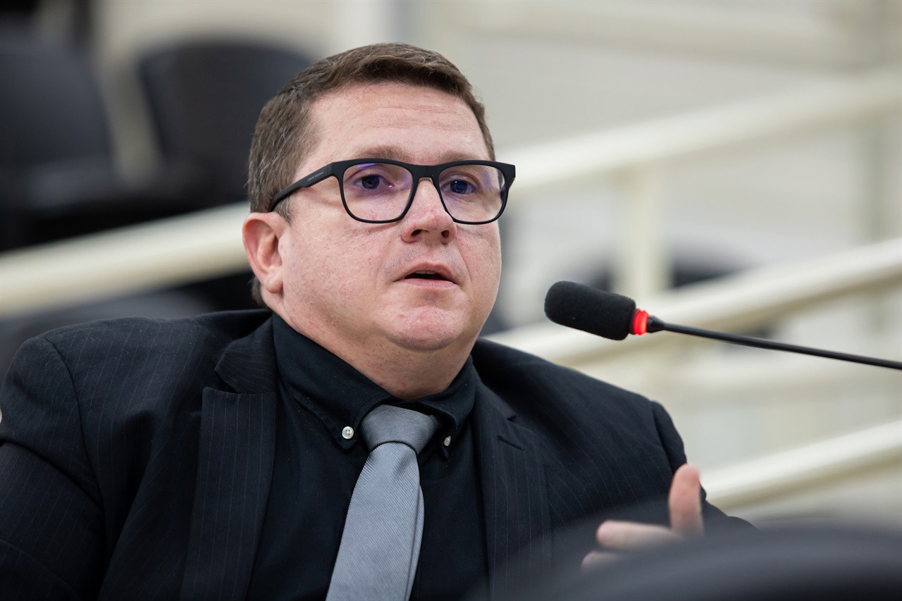 Participaram da audiência pública vereadores, representantes do Executivo, da CPFL e de empresas da área de telecomunicações