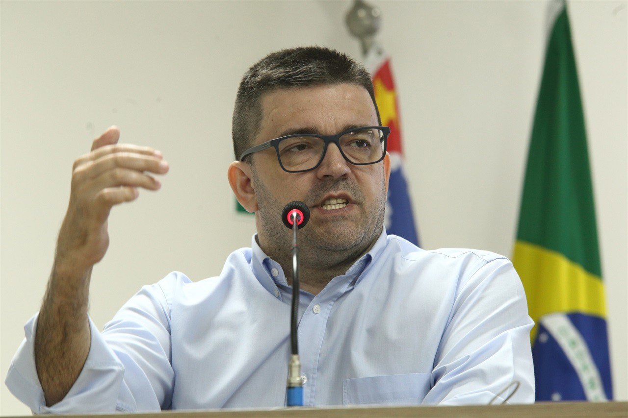 Vereador destaca lei que garante transmissão do vivo das licitações
