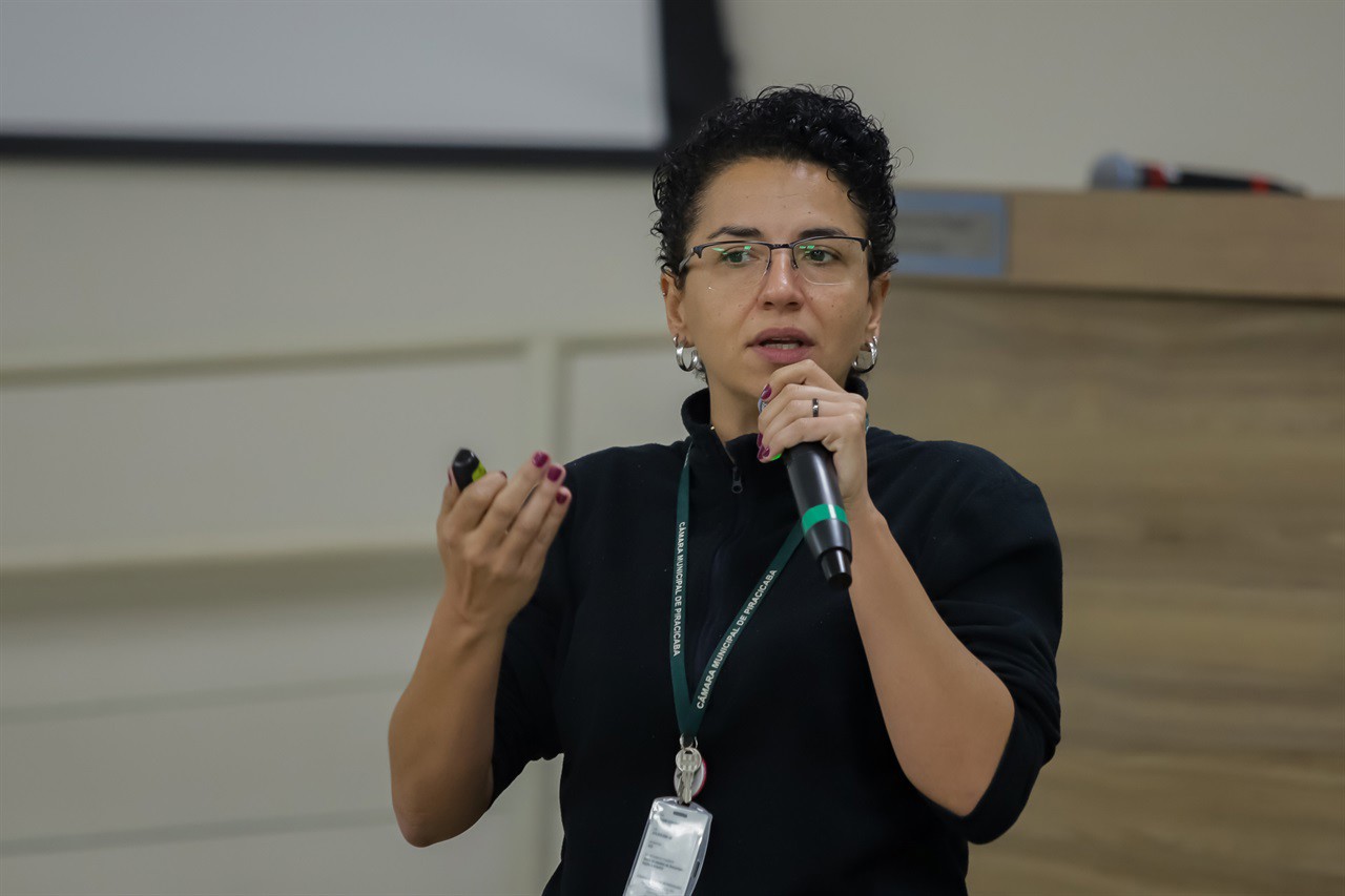 Atividade foi realizada na tarde desta segunda-feira (16), no plenário "Francisco Antonio Coelho"
