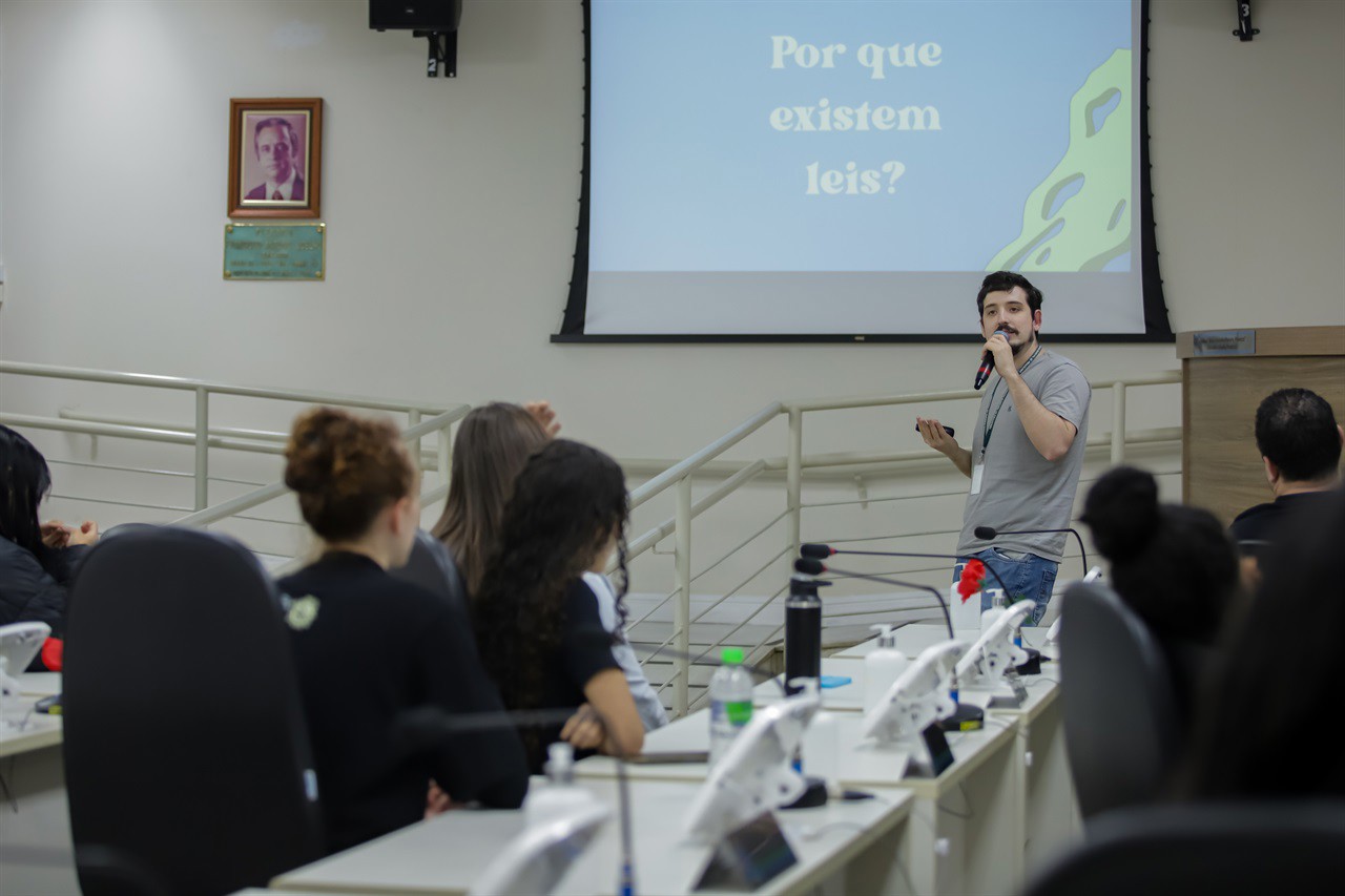 Atividade foi realizada na tarde desta segunda-feira (16), no plenário "Francisco Antonio Coelho"