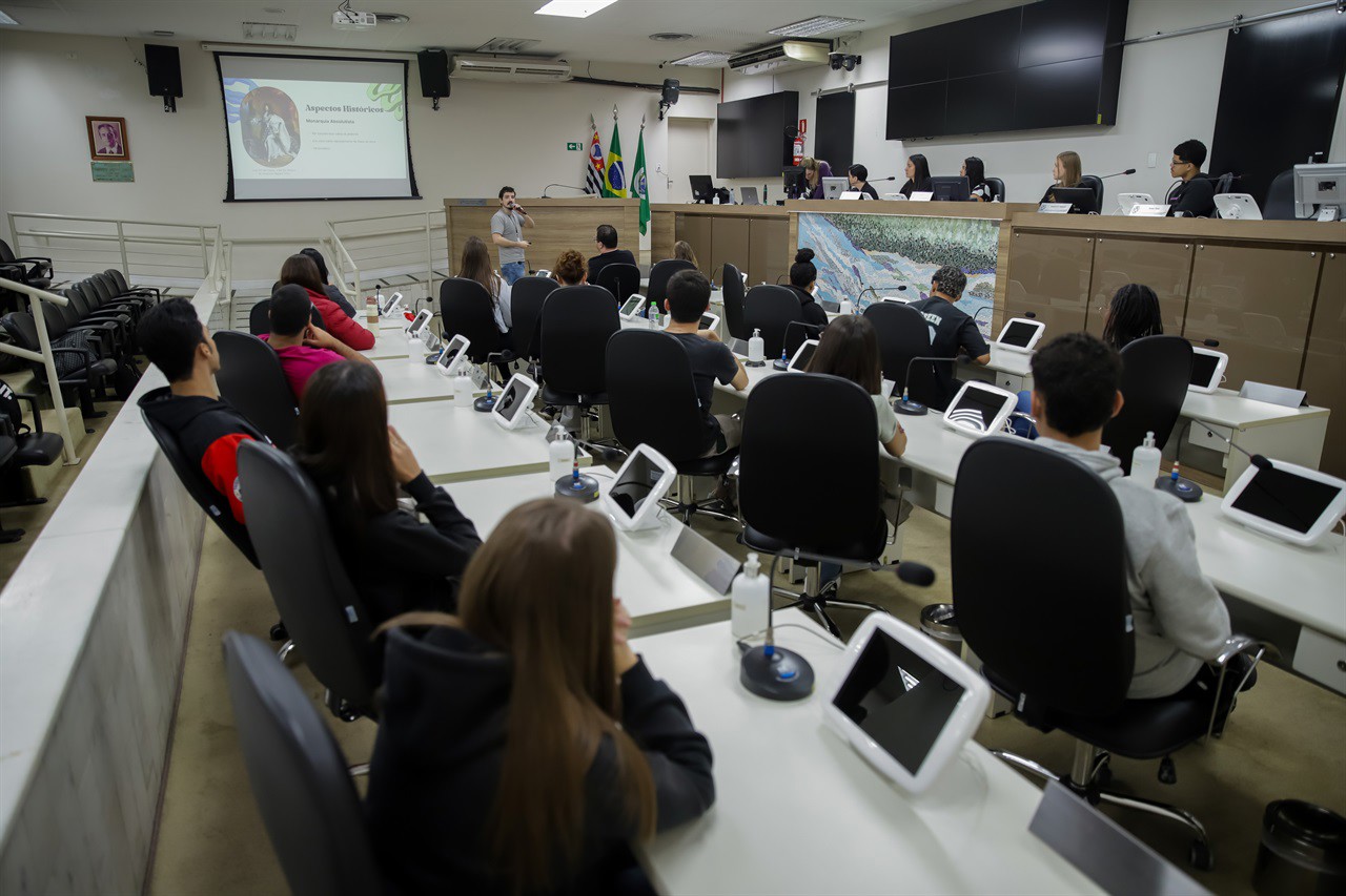 Atividade foi realizada na tarde desta segunda-feira (16), no plenário "Francisco Antonio Coelho"