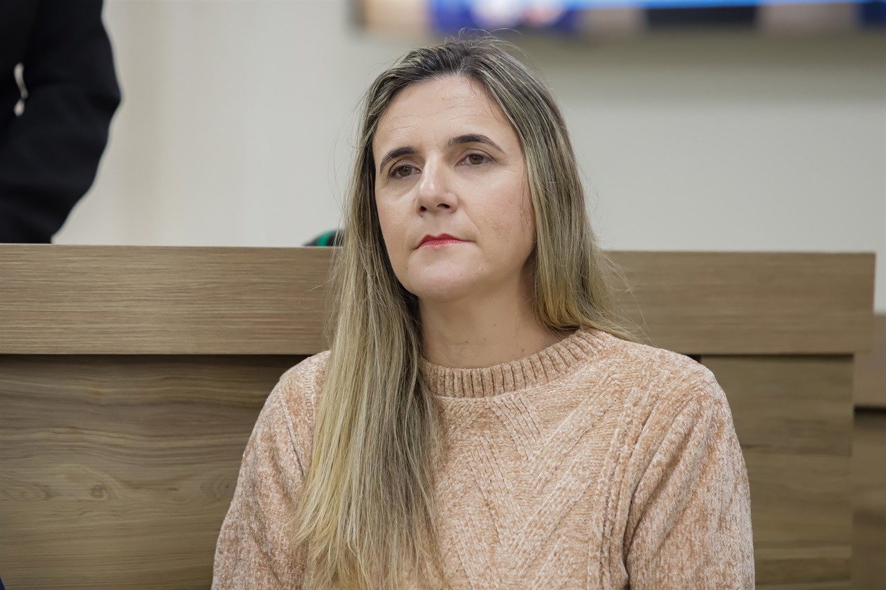 Entrega da homenagem aconteceu na noite desta segunda-feira (16), no Plenário "Francisco Antonio Coelho"