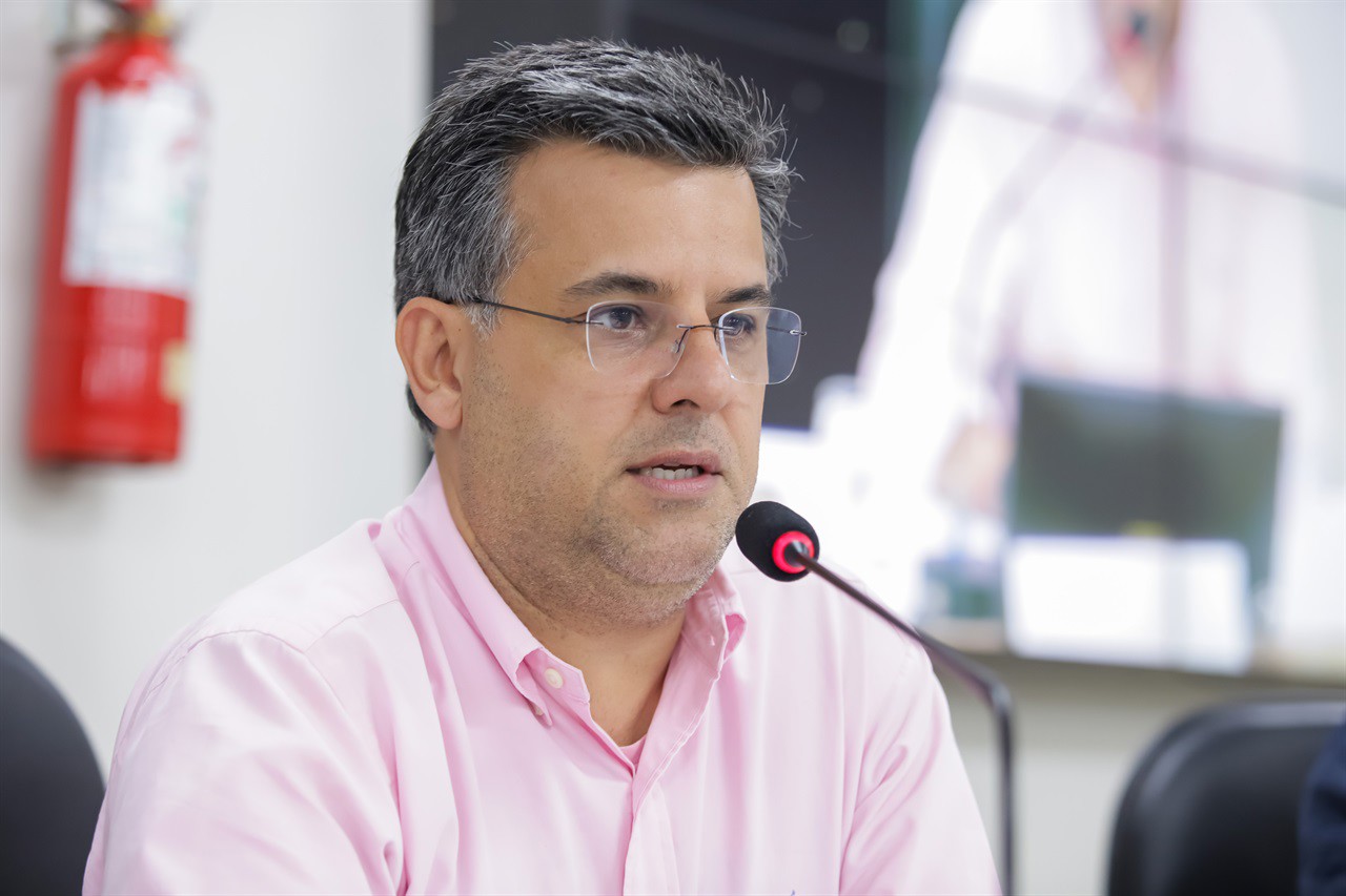 Fábio Silva é autor do requerimento 601/2025, aprovado na noite desta segunda-feira (16) durante a 35ª Reunião Ordinária da Câmara
