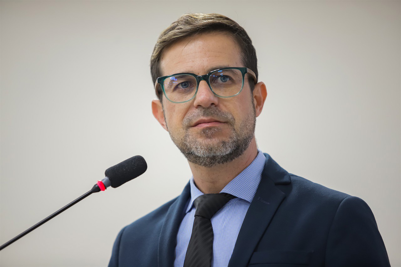 A audiência pública desta terça-feira (17) foi realizada no Plenário "Francisco Antonio Coelho"