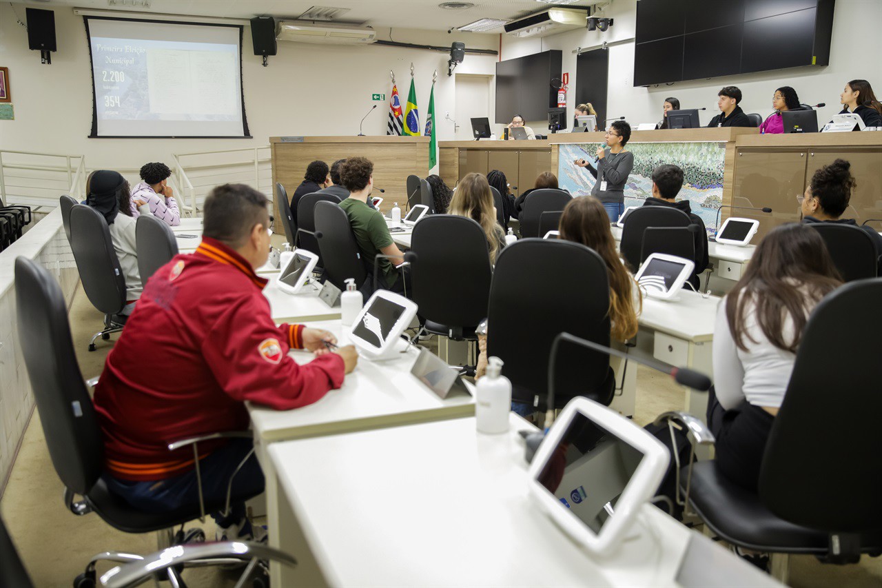 Projeto Conheça o Legislativo com alunos do SENAC