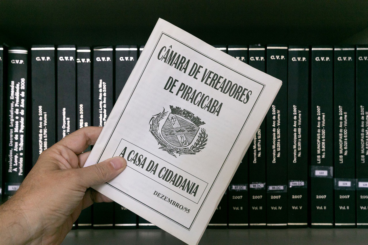 "Cartilha da Cidadania" foi produzida pelo Departamento de Comunicação Social da Câmara, em 1995