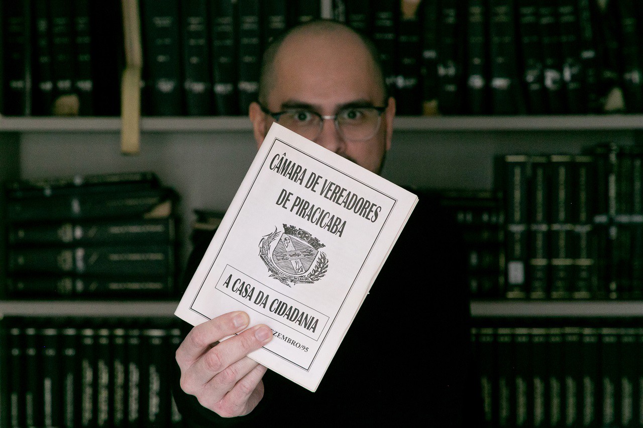 Bruno de Oliveira, servidor do Setor de Gestão de Documentação e Arquivo