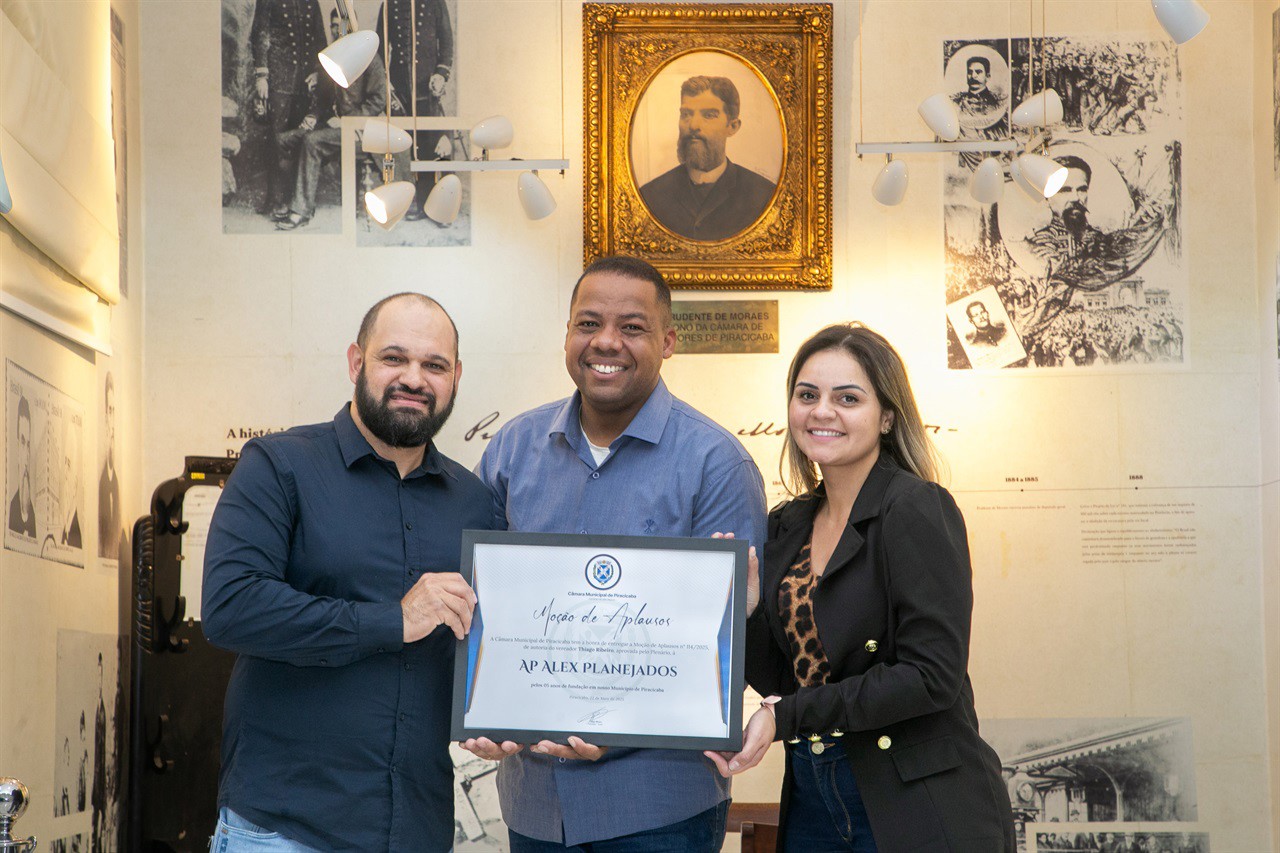 Moção de aplausos foi entregue na Câmara nesta segunda-feira