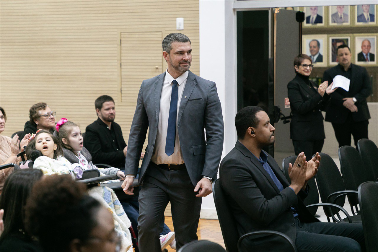 Câmara enaltece trabalho social de clínica de reabilitação neurofuncional