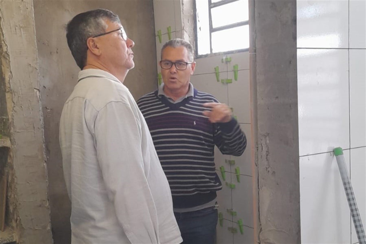 De acordo com o vereador Pedro Kawai (PSDB), a troca do telhado da escola era considerada uma necessidade urgente