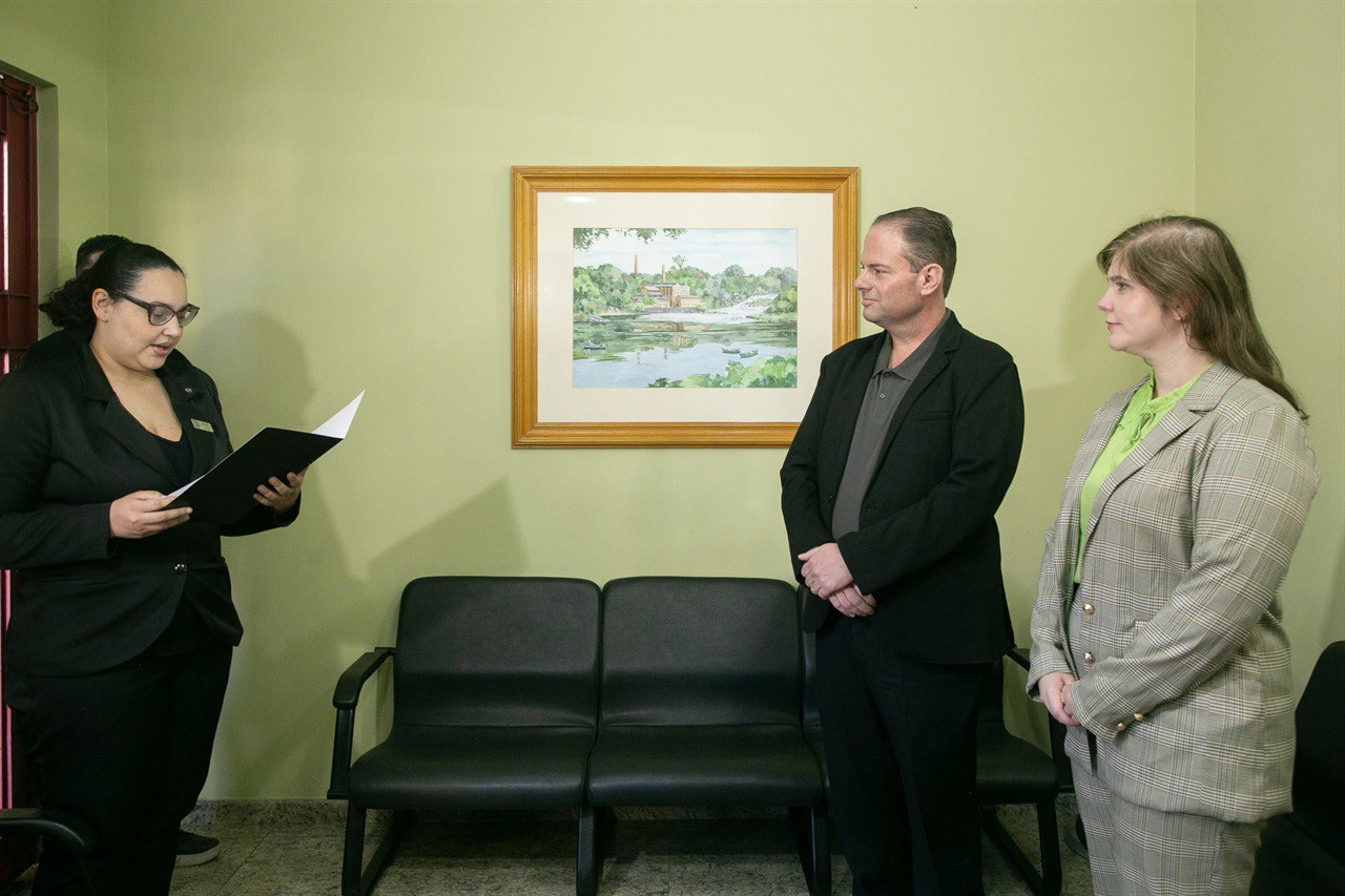 A moção de aplausos 53/2025 foi lida e entregue em cerimônia realizada na tarde desta terça-feira (29)