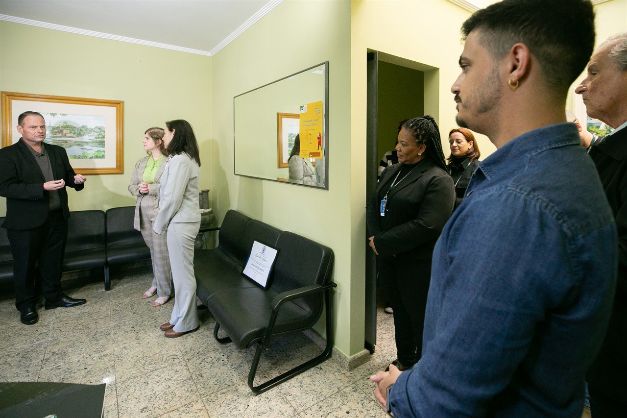 A moção de aplausos 53/2025 foi lida e entregue em cerimônia realizada na tarde desta terça-feira (29)