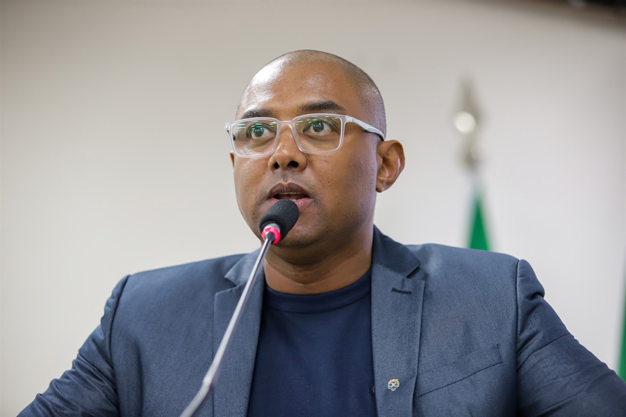 Lei municipal de autoria do vereador Cássio Luiz Barbosa determina a instalação obrigatória de detectores de metais na entrada de todas as escolas públicas e privadas de Piracicaba