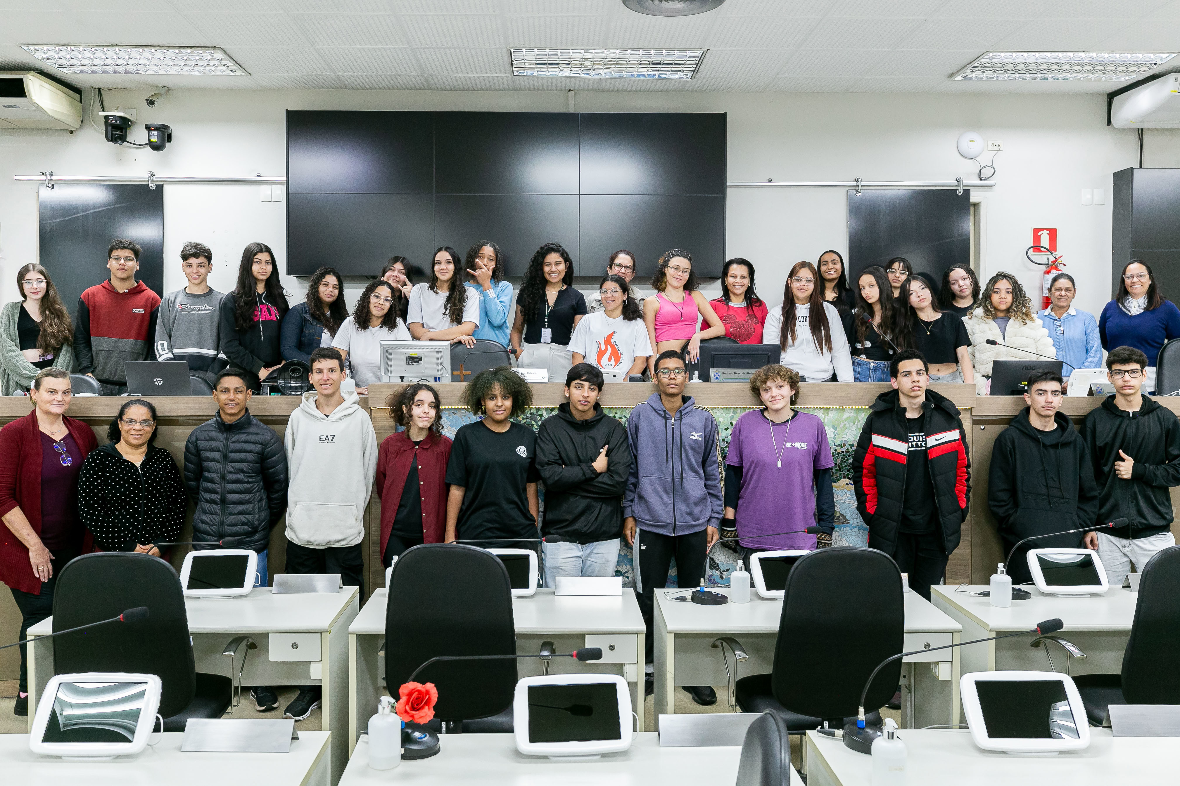 Alunos da escola "Barão do Rio Branco" participaram do "Conheça o Legislativo"